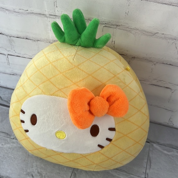 Squishmallows HELLO KITTY PINEAPPLE 8” - Picture 2 of 5